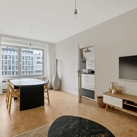 아파트 De Meir & Opera Urban Elegance
